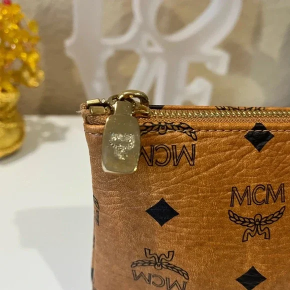 MCM COGNAC VISETOS POUCH - Picture 3 of 9